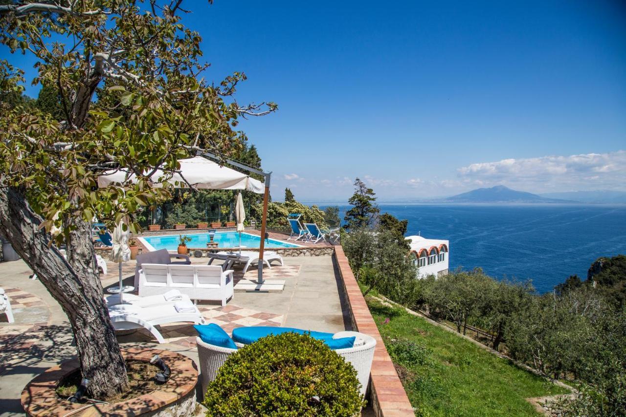 Suite Villa Carolina กาปรี ภายนอก รูปภาพ