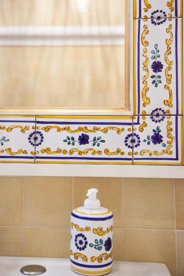 Suite Villa Carolina กาปรี ภายนอก รูปภาพ
