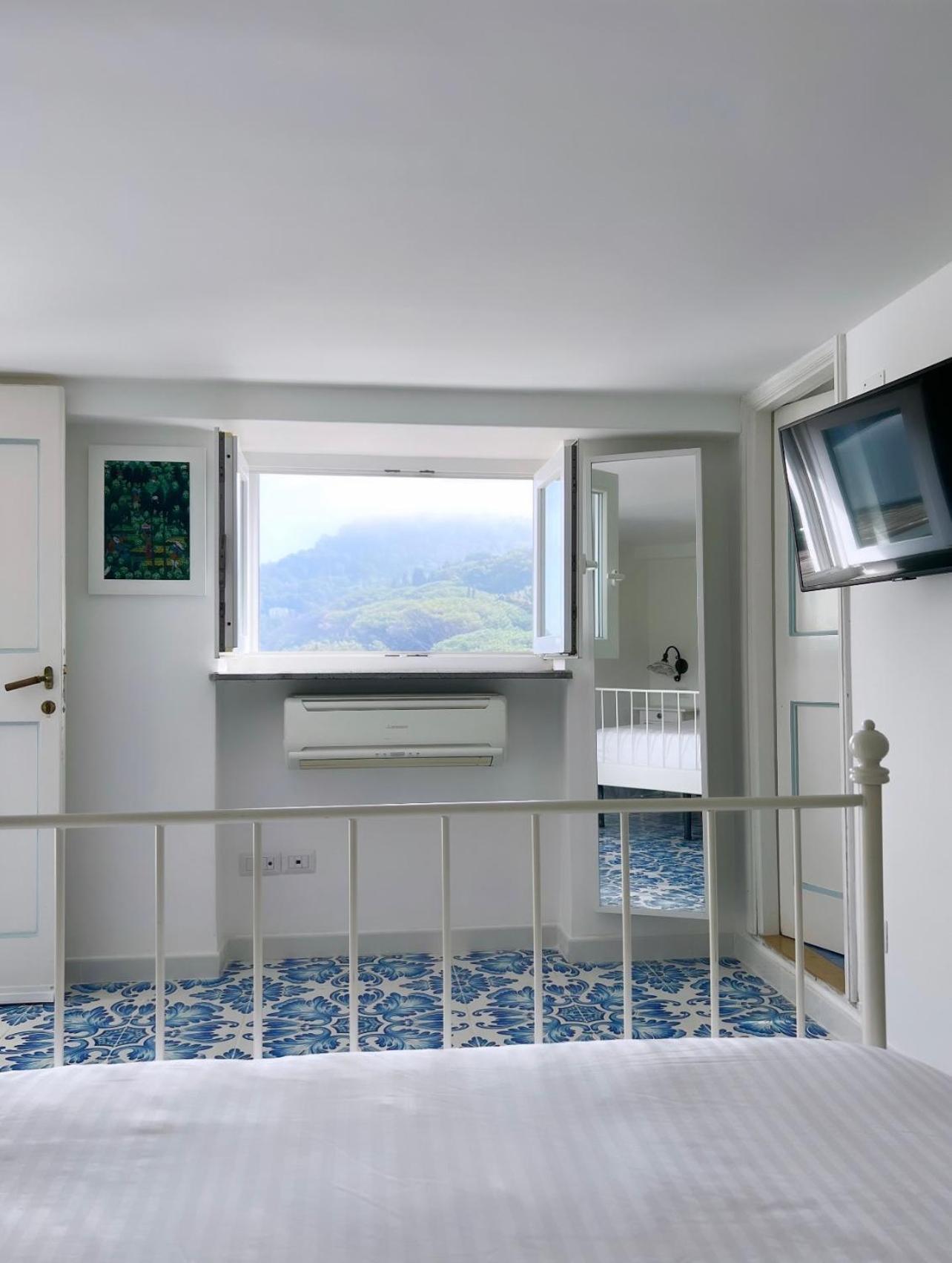 Suite Villa Carolina กาปรี ภายนอก รูปภาพ
