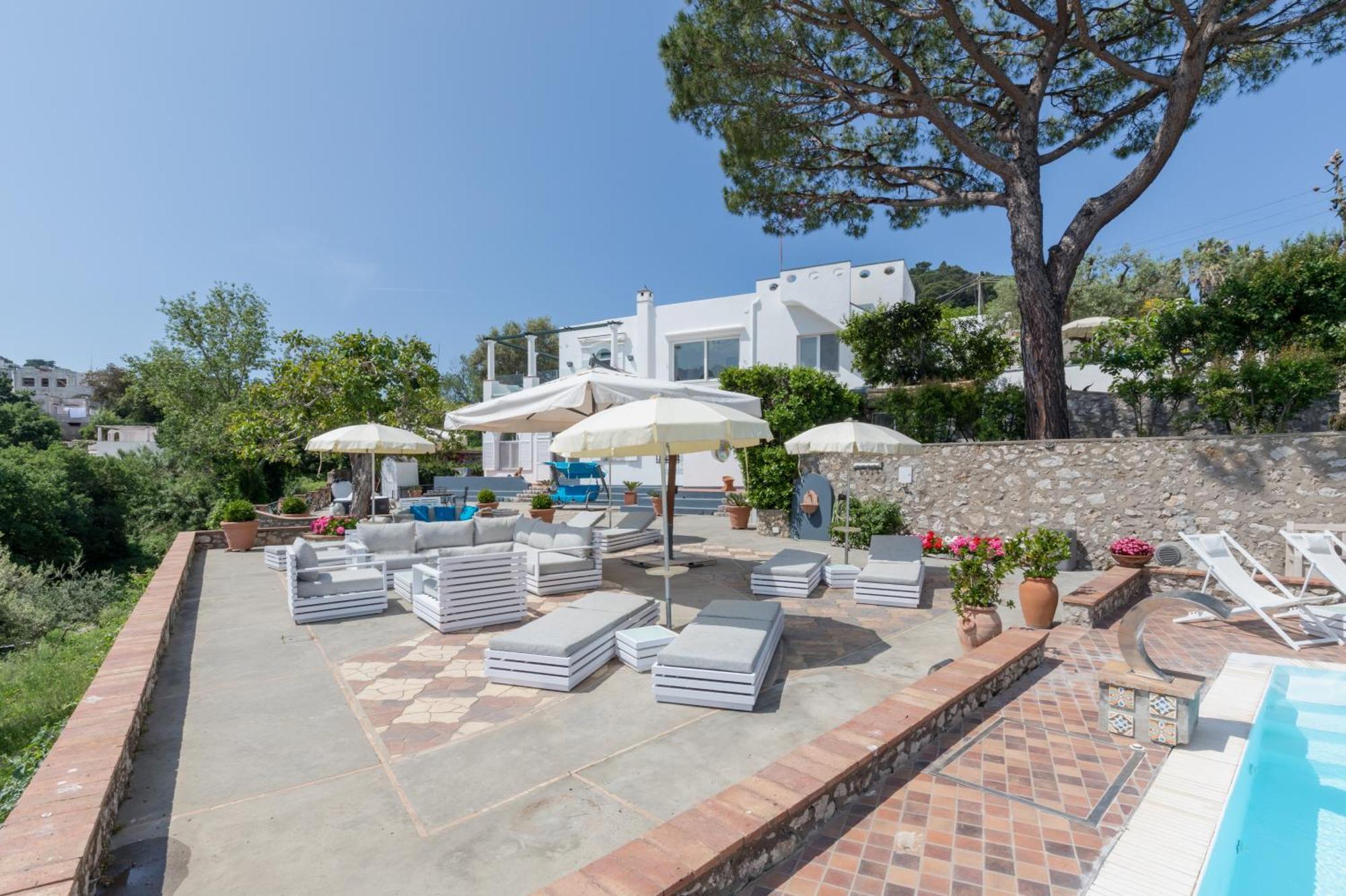 Suite Villa Carolina กาปรี ภายนอก รูปภาพ