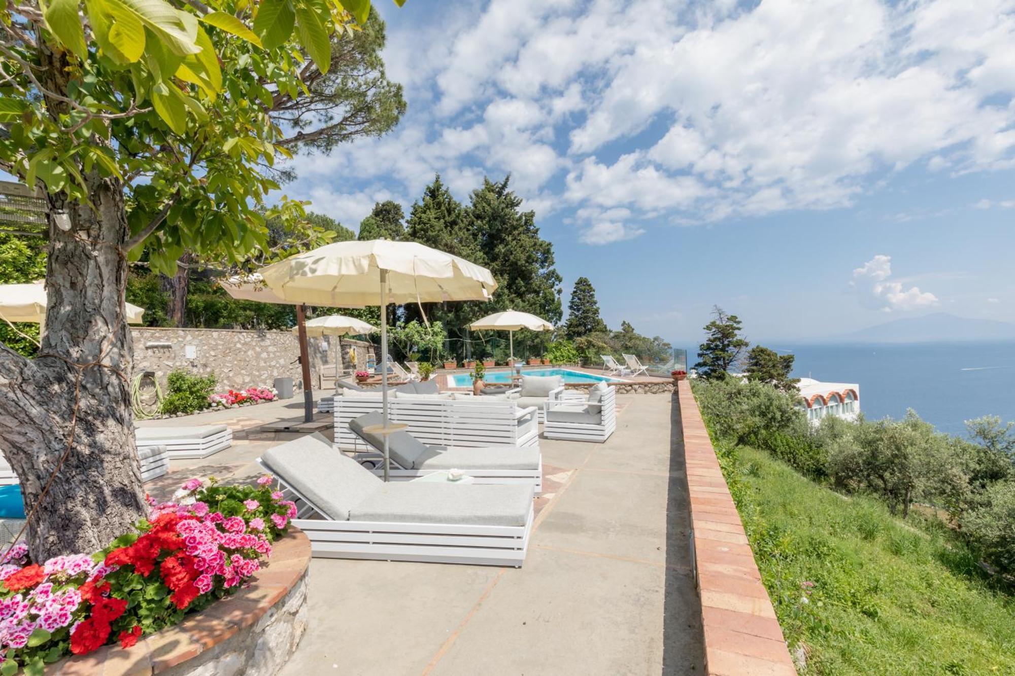 Suite Villa Carolina กาปรี ภายนอก รูปภาพ