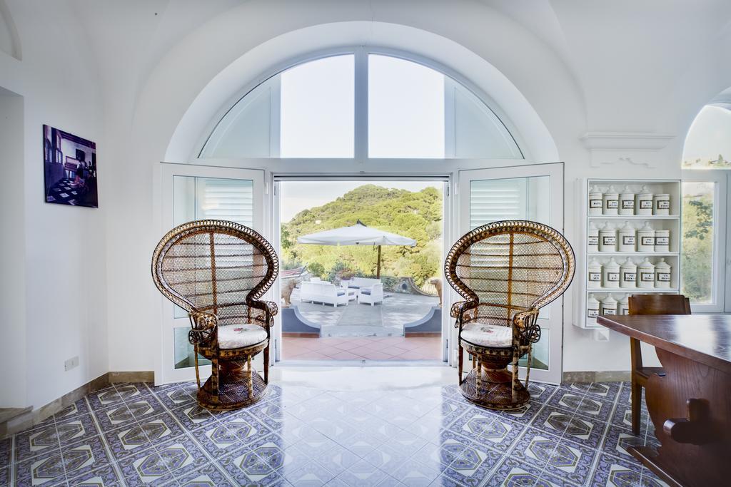 Suite Villa Carolina กาปรี ภายนอก รูปภาพ