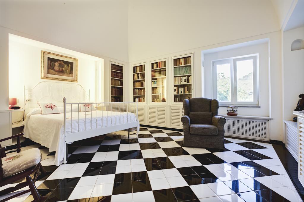 Suite Villa Carolina กาปรี ภายนอก รูปภาพ