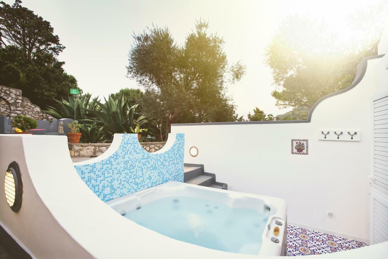 Suite Villa Carolina กาปรี ภายนอก รูปภาพ